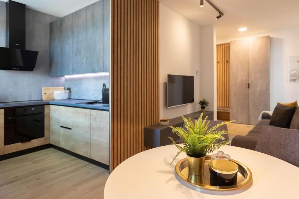 Апартаменты Flat4Us#Cozy#Freeparking#5People Загреб Экстерьер фото
